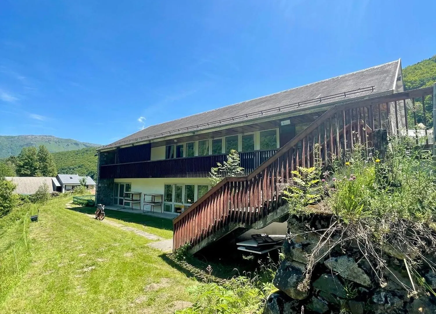 La Baleine Blanche - Hostel Campan France